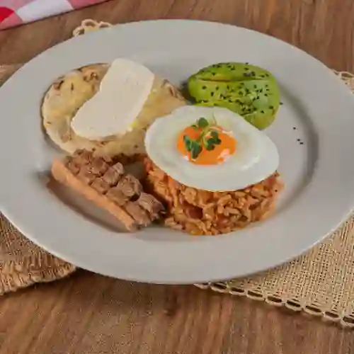 Calentado Paisa con Chicharrón