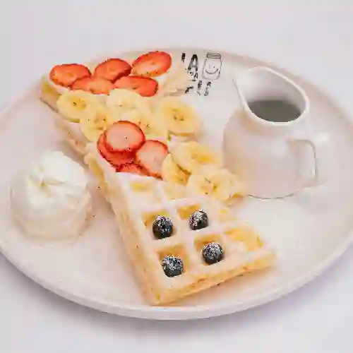 Waffle de Pandebono O Pandeyuca + Fruta
