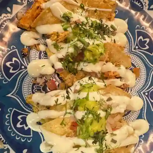Quesadilla Tinga de Pollo