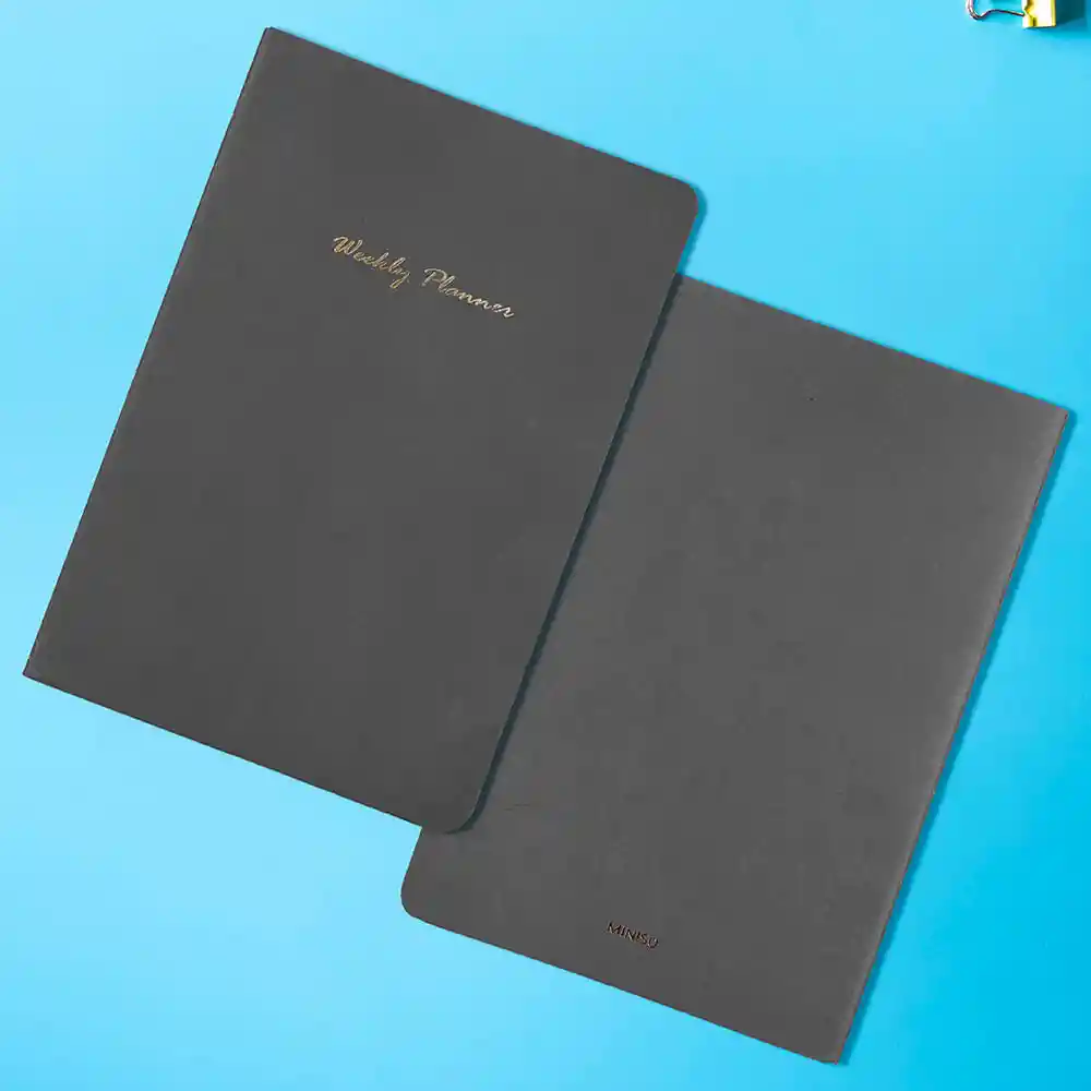 Cuaderno Estampado Con Plan Semanal Negro 32 Hojas Miniso