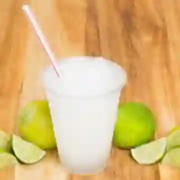 Limonada Natural 16onz