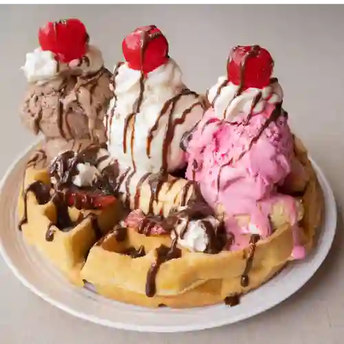 Waffle Banana Split