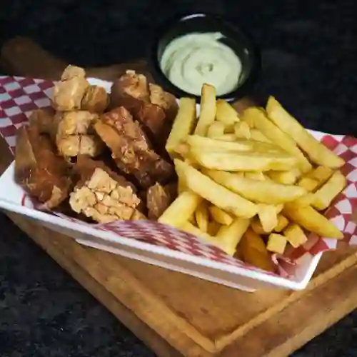 Papas con Chicharrón