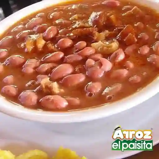 Frijolitos con Chicharrón