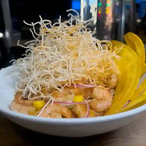 Camarones salteados al wok