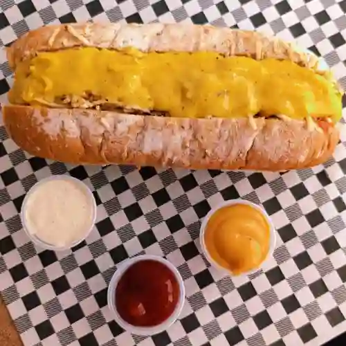 Perro Grande con Crema Cheddar