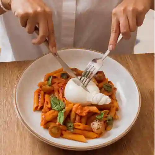 Pasta Corta Alla Vodka con Burrata