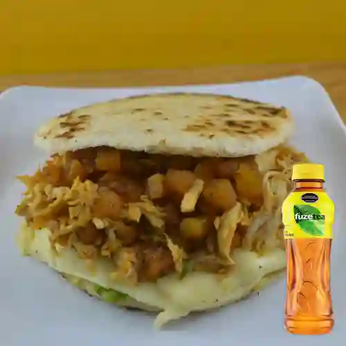 Combo Arepa de Pollo con Maduro + Fuze Tea Limón 400ML