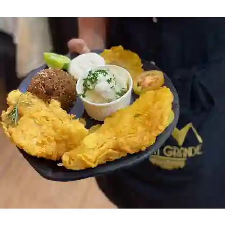 Menú Chuleta de Pescado+ Bandeja+ Bebida