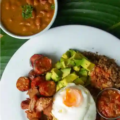 Cazuelita de Frijol + Bebida