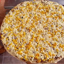 Pizza de Carne Desmechada y Mazorca