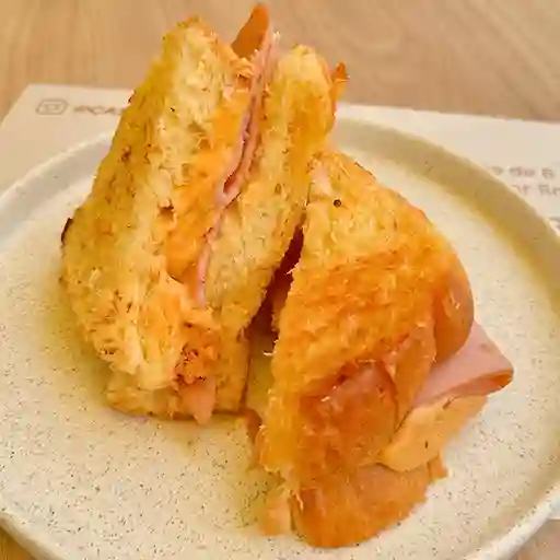 Sándwich Jamón y Queso