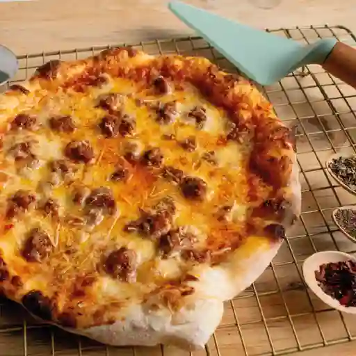 Pizza personal bolognesa