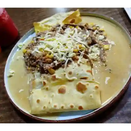 Crepe de Carne Desmachada y Maiz Tierno