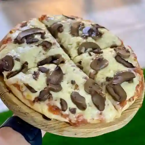 Pizza Champiñón (4 Porciones) 25Cm