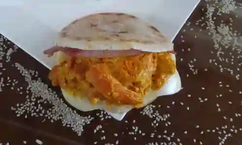 Arepa con Pollo