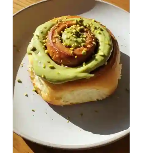 Pistacho Cinnamon Roll