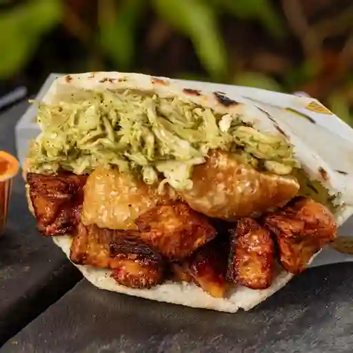 Arepa caleña endulzada de pollo