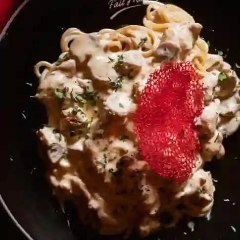 Combo Spaguetti Champiñón Pollo y Crema