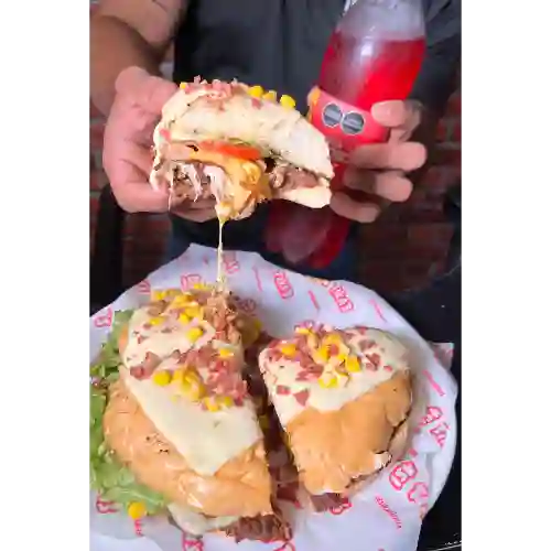 Mega Pizza + Gaseosa 1 Litro