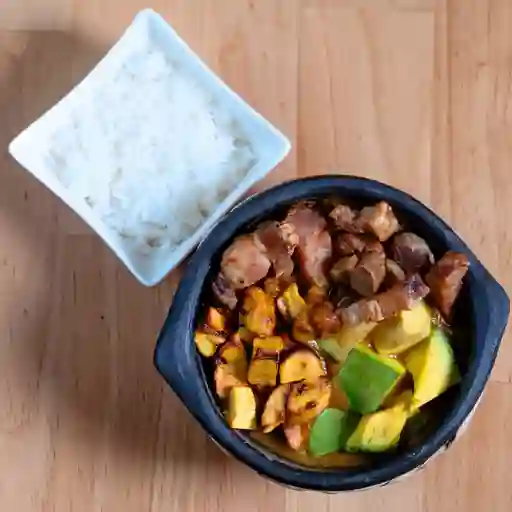 Cazuela de frijoles germinados