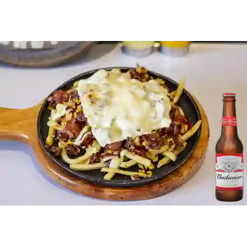 Combo Salchipapa Ranchera + Budweiser 330 ml