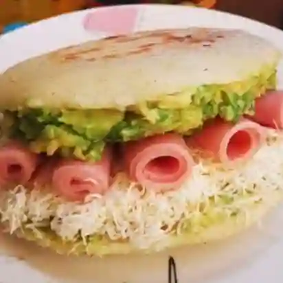 Arepa Jamón 3000