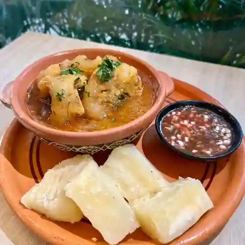 Pata de Res Guisada
