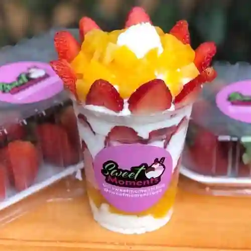 Duraznos con Crema O Helado.