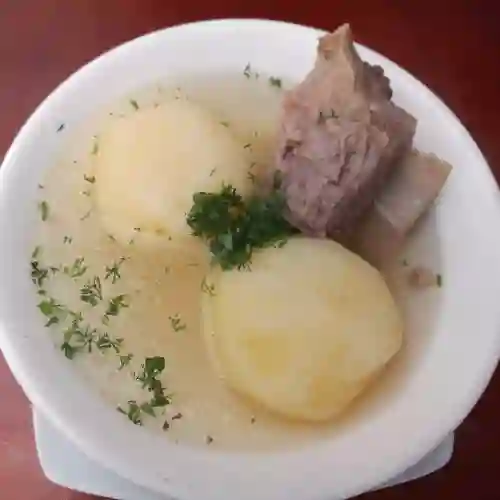 Caldo de Costilla con Papa