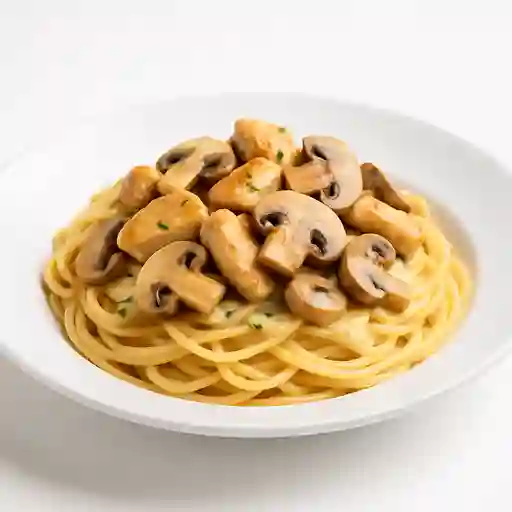 Spaguettis con Pollo Champiñones