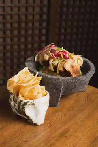 Guacamole y Chicharron