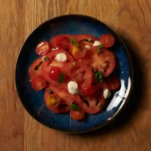 Tomates con queso de cabra