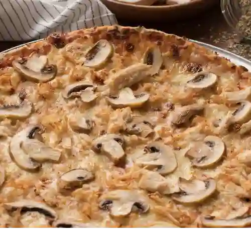 Pizza Pollo y Champiñones Mediana