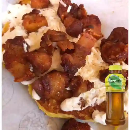 Combo Cachapa con Chicharrón + Fuze Tea Limón 300 ml