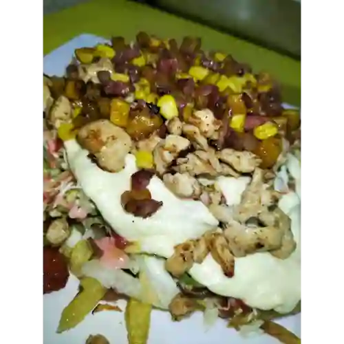 Salchipapa de Pollo Mediana