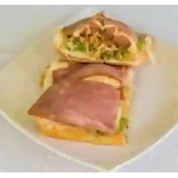 Combo 2 Perros Ita+ 2 Jugos de Guanábana
