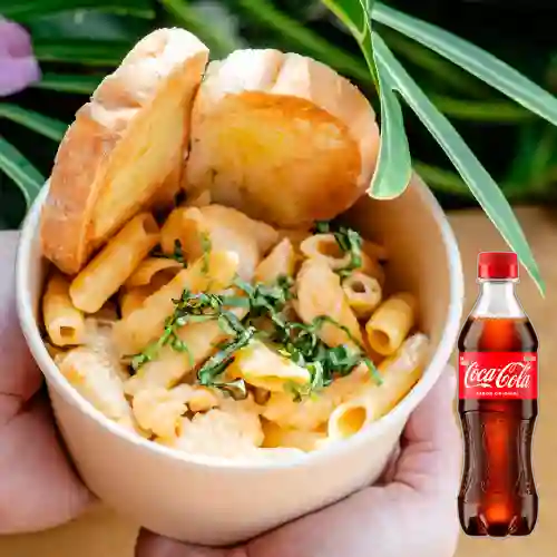 Pasta c/ Pollo&Tocineta Ahumada +Cocacola Org 400ml