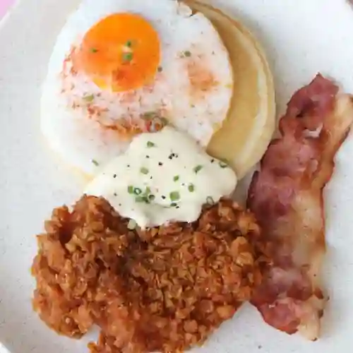 Pancakes y Pollo Frito