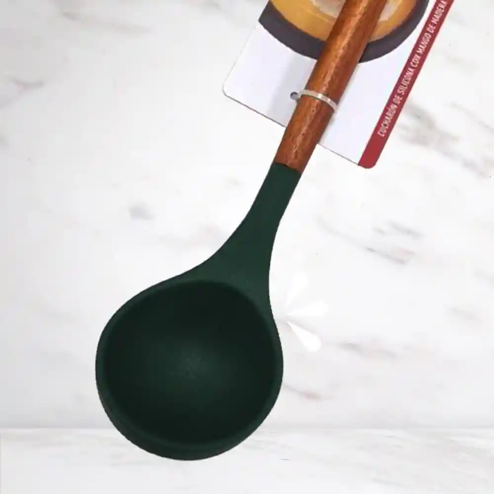 Cucharon Silicona Mango en Madera Melvic 443000132
