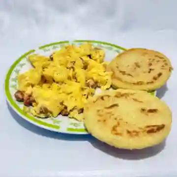 Huevos Revueltos con Salchicha