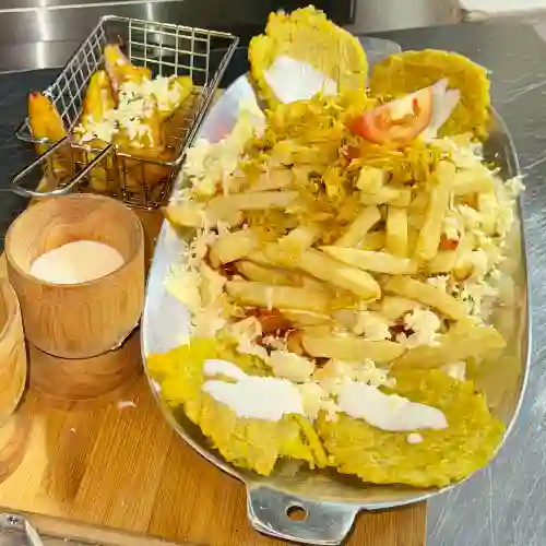 Picada de Pollo Desmechado