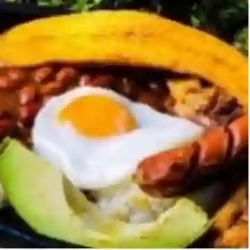 Bandeja Paisa Tradicional