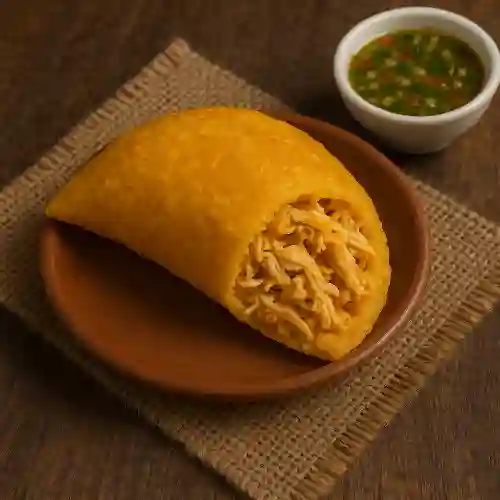 Empanada Tipica de Pollo
