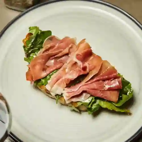 Tostada con Jamón Serrano