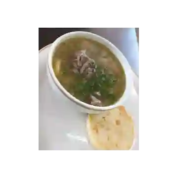 Caldo Costilla con Arepa Rellena