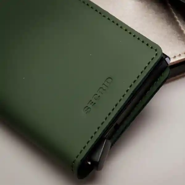 Billetera Slim Matte Verde