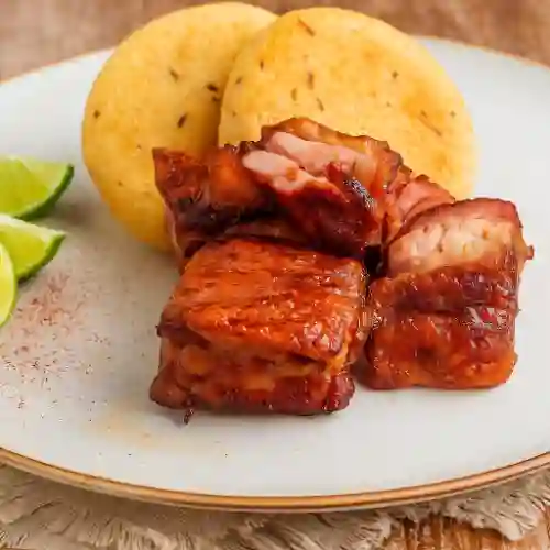 Combo Chicharrón Al Barril X100g + 2 Arepas de Anís
