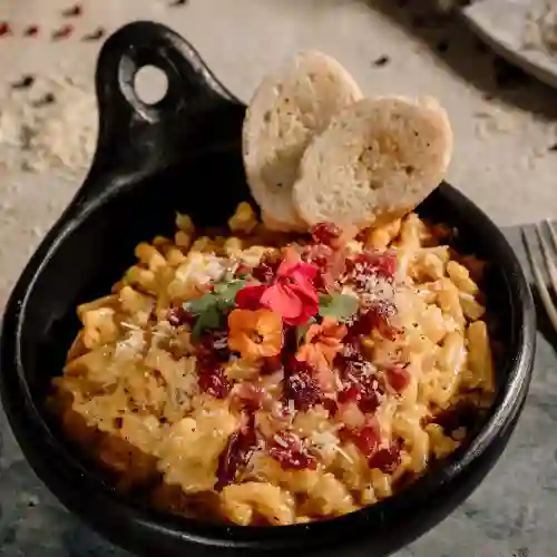 Macarrones con Queso y Tocineta