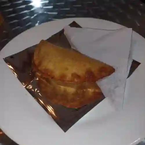 Empanada de Carne Desmechada